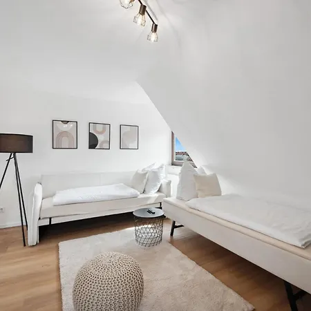 Malu - Lage, Kostenloser Parkplatz, Klima, Netflix, 24h Checkin Apartment Ludwigsburg